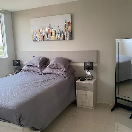 Apartamento Hermoso Apartamento Ubicado En La Zona Norte A 5 Minutos Del Aeropuerto Y Del Centro Turistico. Rentar Por Mas De 30 Dias- *